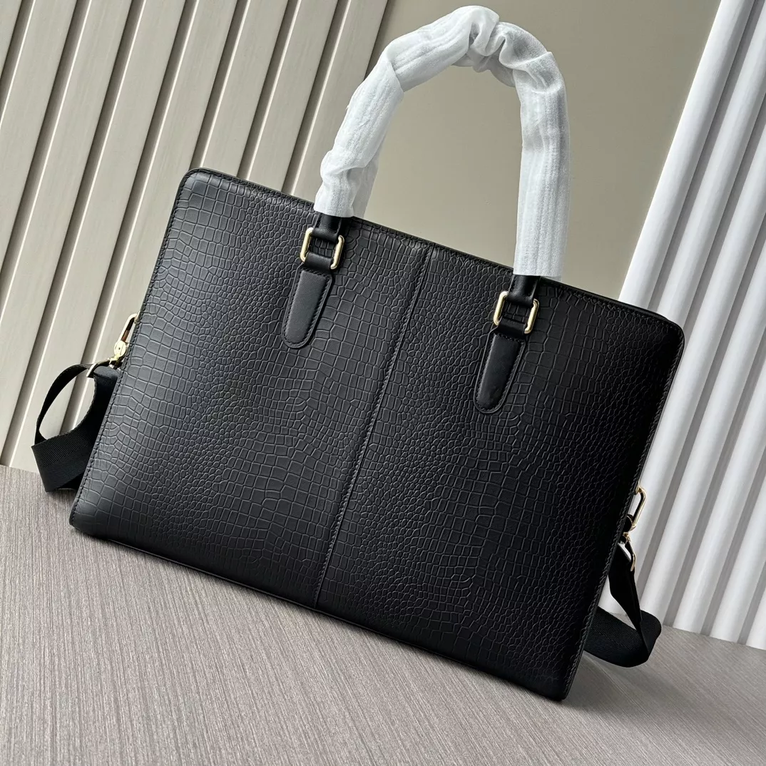 Practical 6582 Louis Vuitton AAA Man Handbags