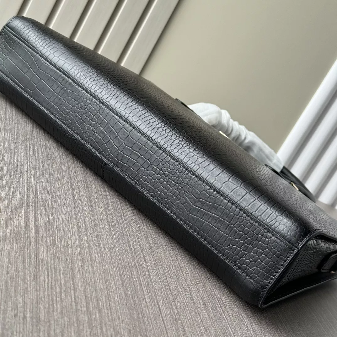Practical 6582 Louis Vuitton AAA Man Handbags