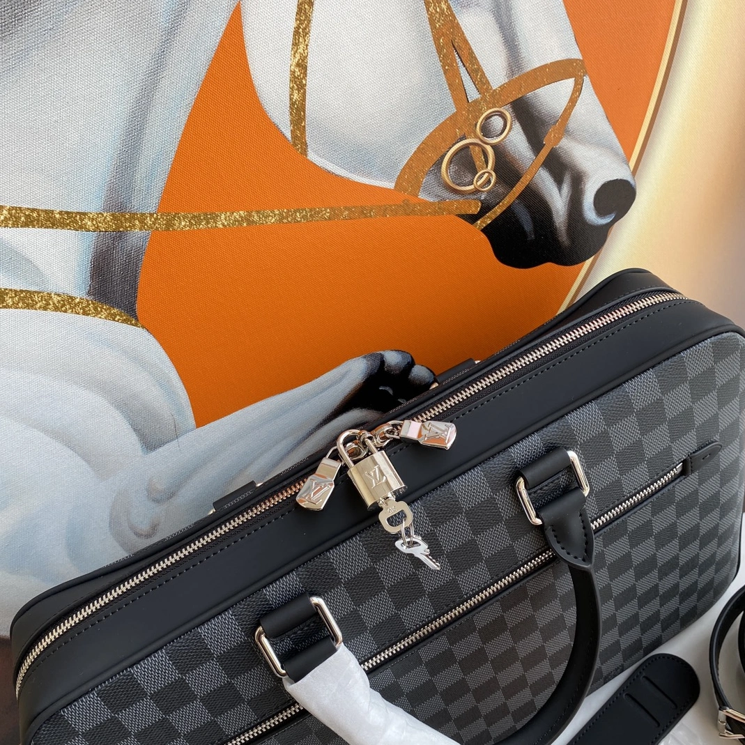 Practical 6645 Louis Vuitton AAA Man Handbags