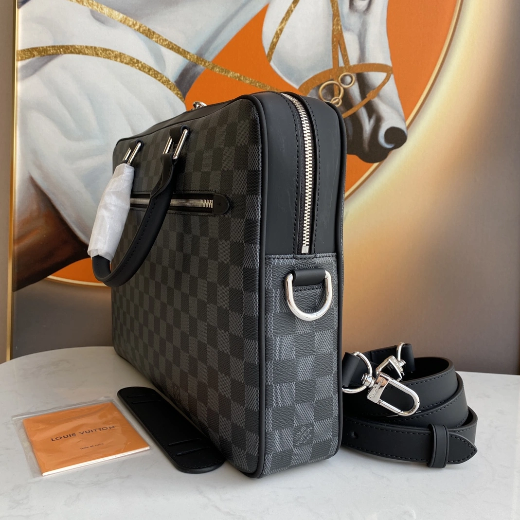 Practical 6645 Louis Vuitton AAA Man Handbags