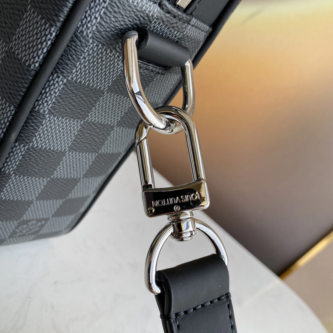 Practical 6645 Louis Vuitton AAA Man Handbags