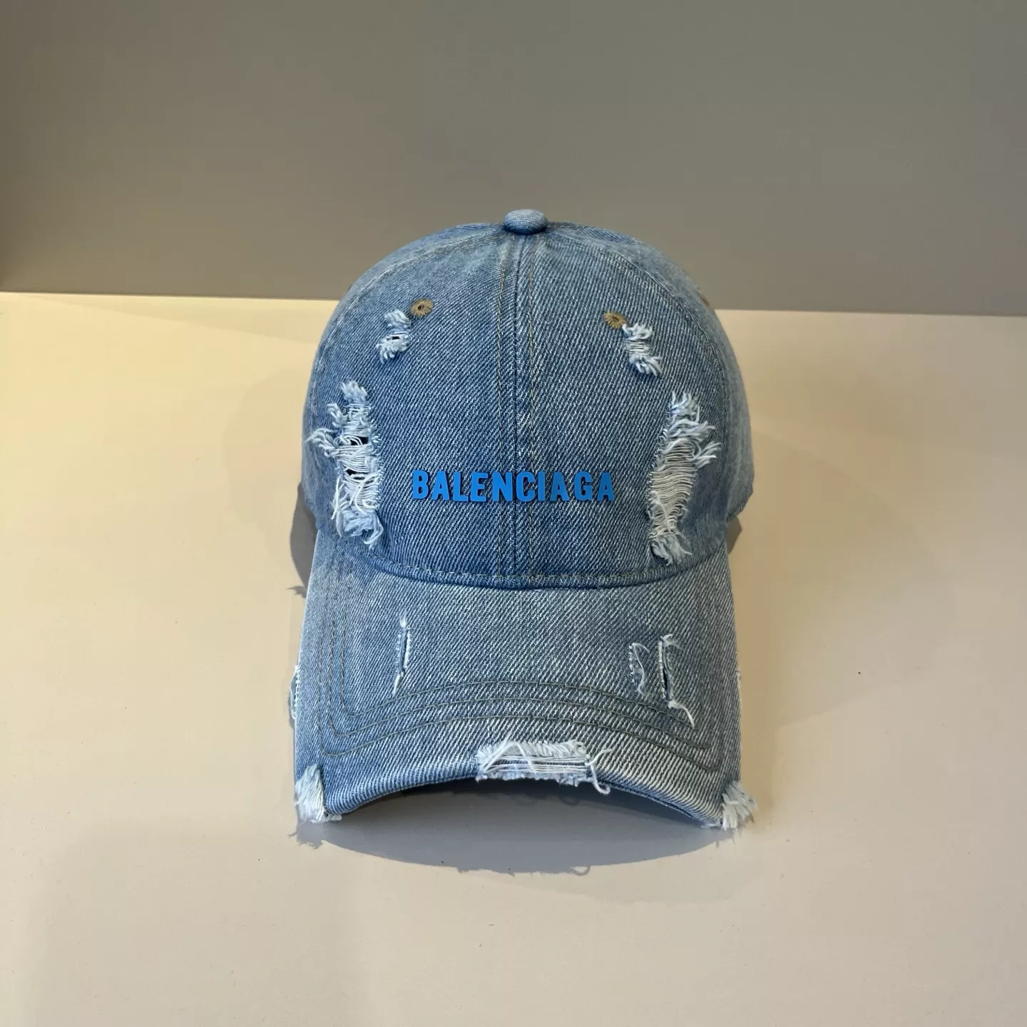 Practical 6654 Balenciaga Caps