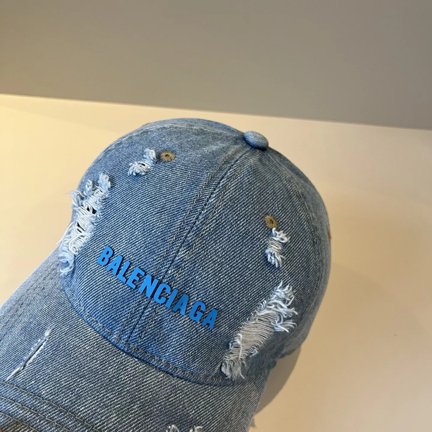 Practical 6654 Balenciaga Caps