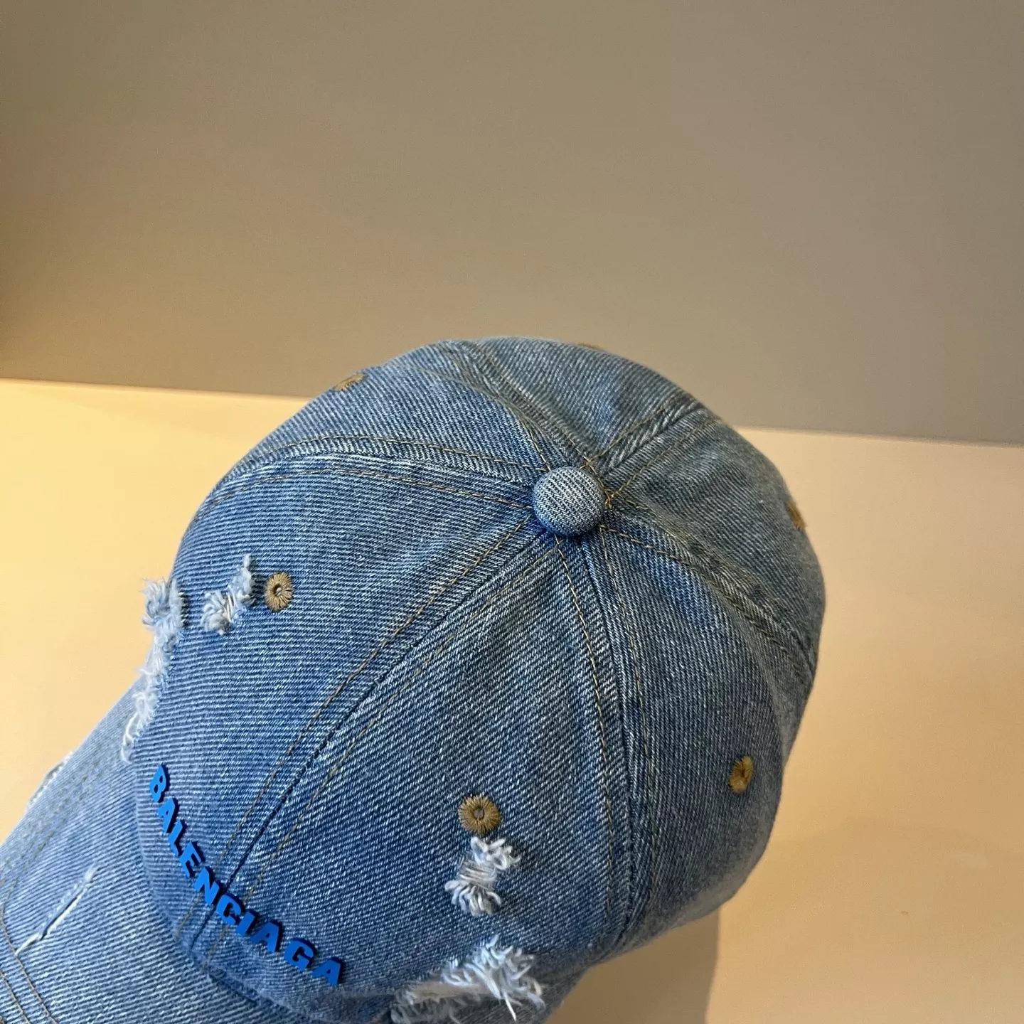Practical 6654 Balenciaga Caps