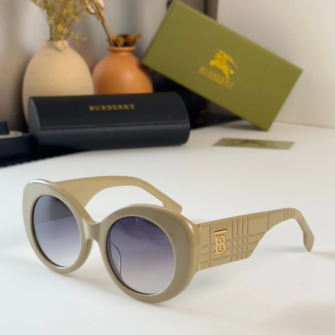 Practical 6772 Burberry AAA Quality Sunglasses