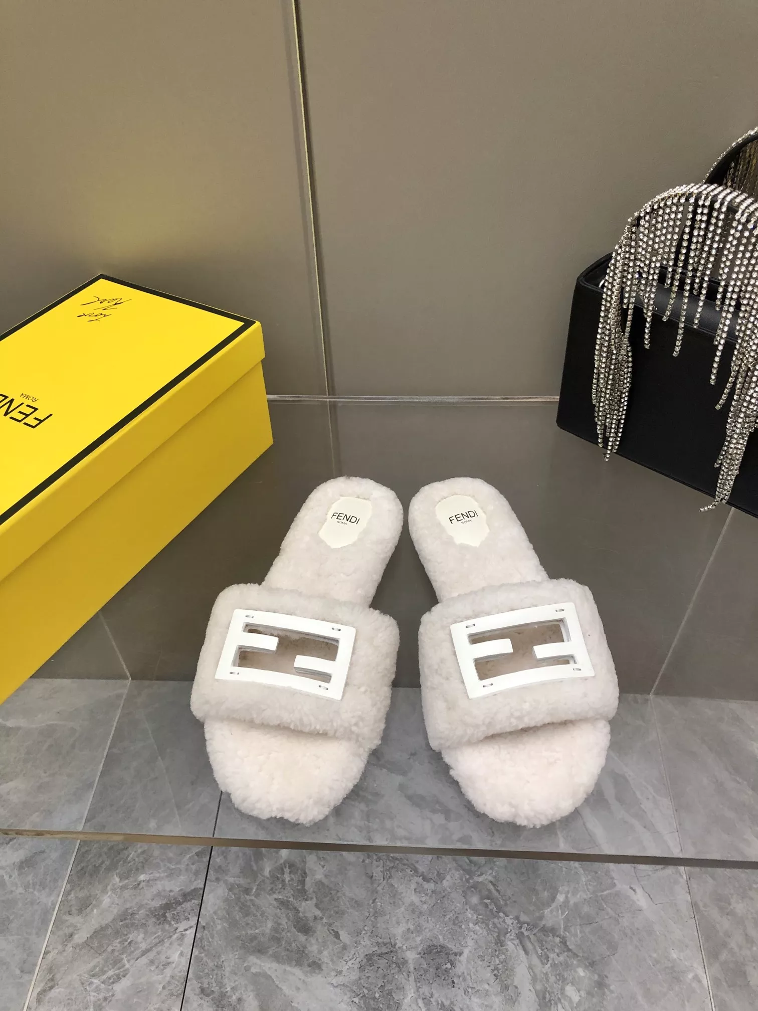 Practical 6788 Fendi Slippers For Women