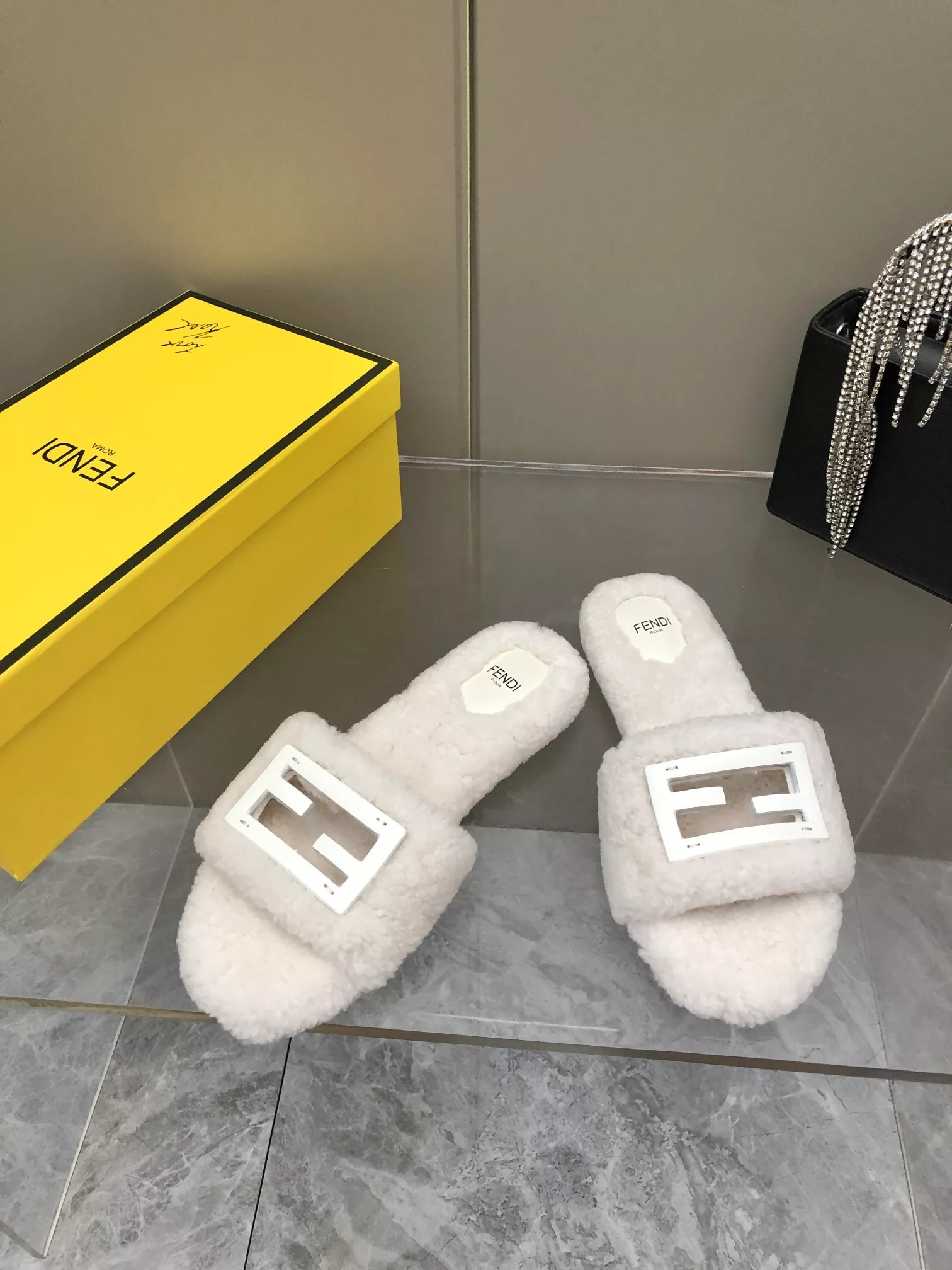Practical 6788 Fendi Slippers For Women