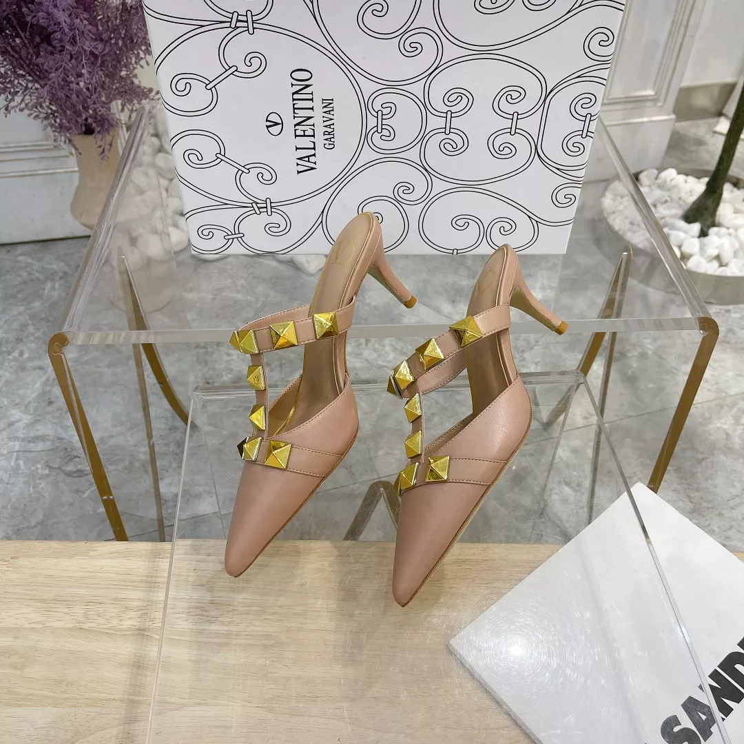 Practical 6885 Valentino Slippers For Women