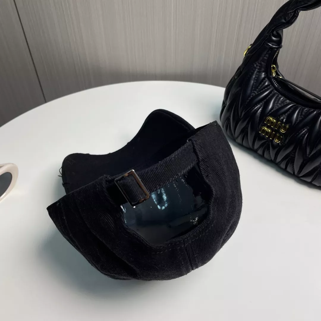 Practical 7866 MIU MIU Caps