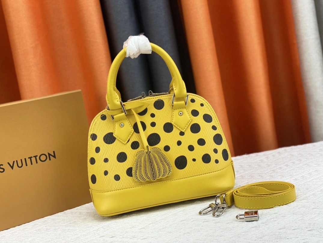 Practical 804 Louis Vuitton AAA Quality Handbags For Women