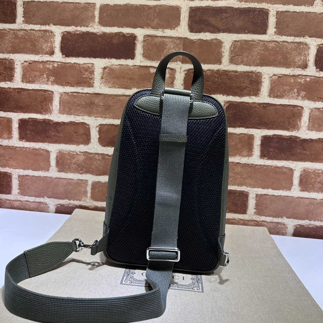 Practical 8152 Gucci AAA Man Messenger Bags