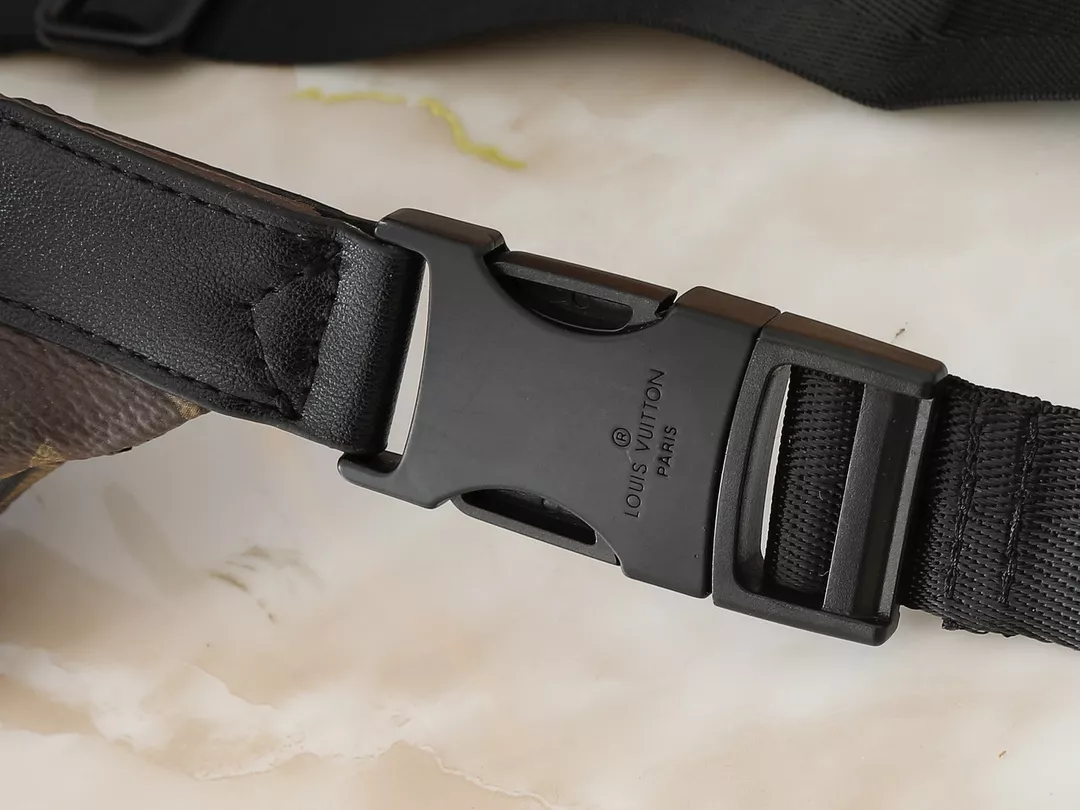 Practical 8304 Louis Vuitton LV AAA Quality Belt Bags For Unisex