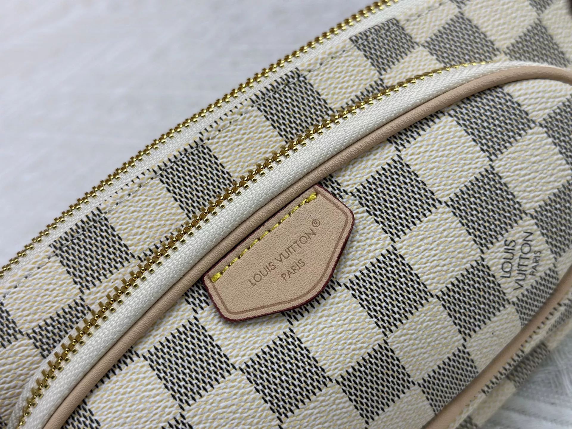 Practical 833 Louis Vuitton LV AAA Quality Belt Bags