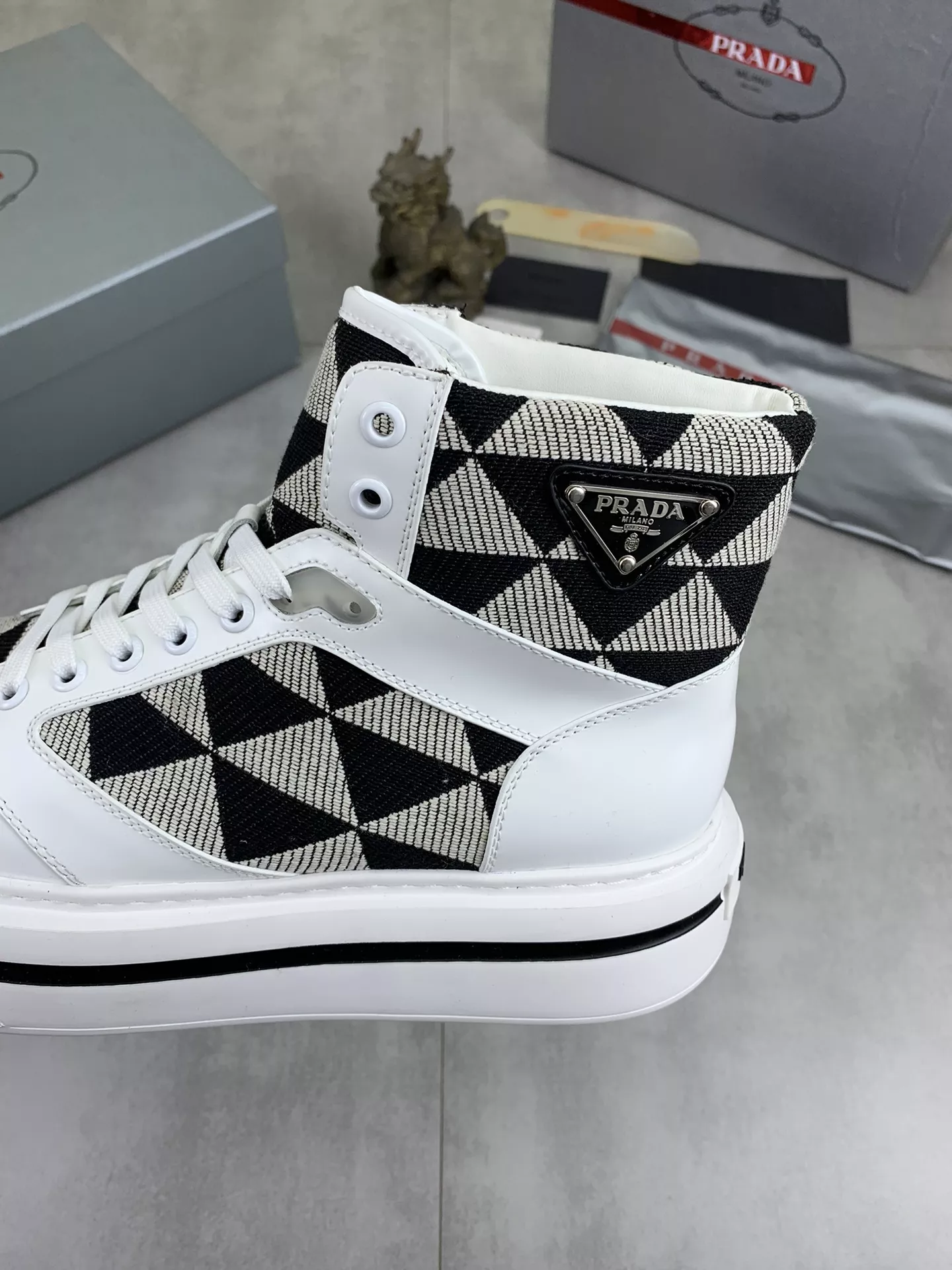 Practical 8773 Prada High Top Shoes For Men