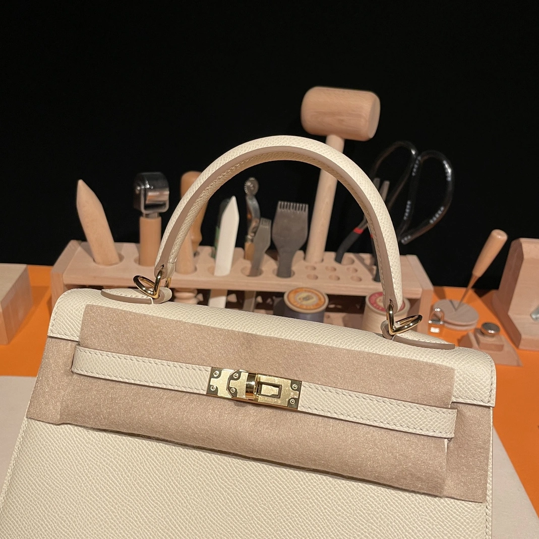 Practical 8798 Hermes AAA Quality Handbags In Gold For Women