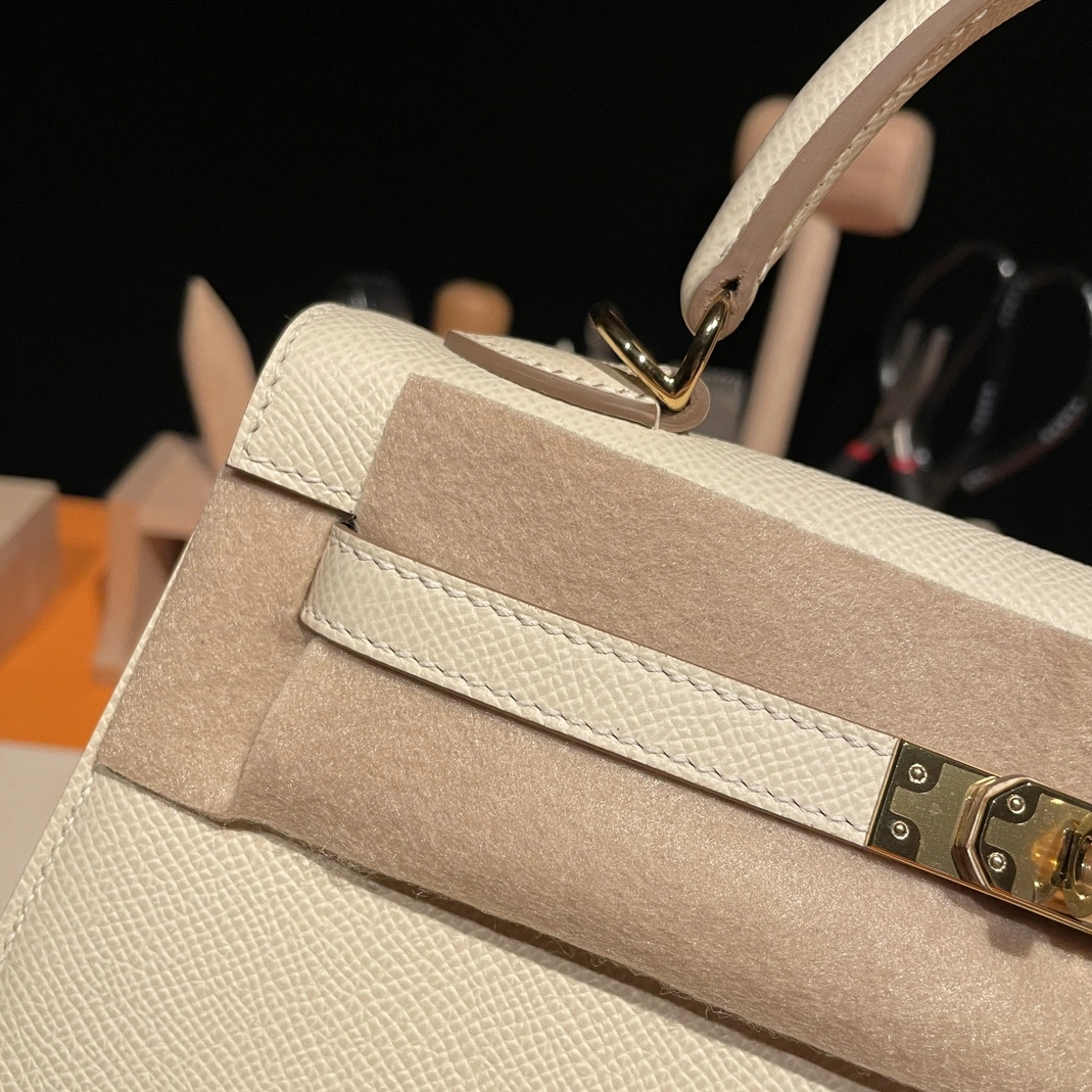 Practical 8798 Hermes AAA Quality Handbags In Gold For Women