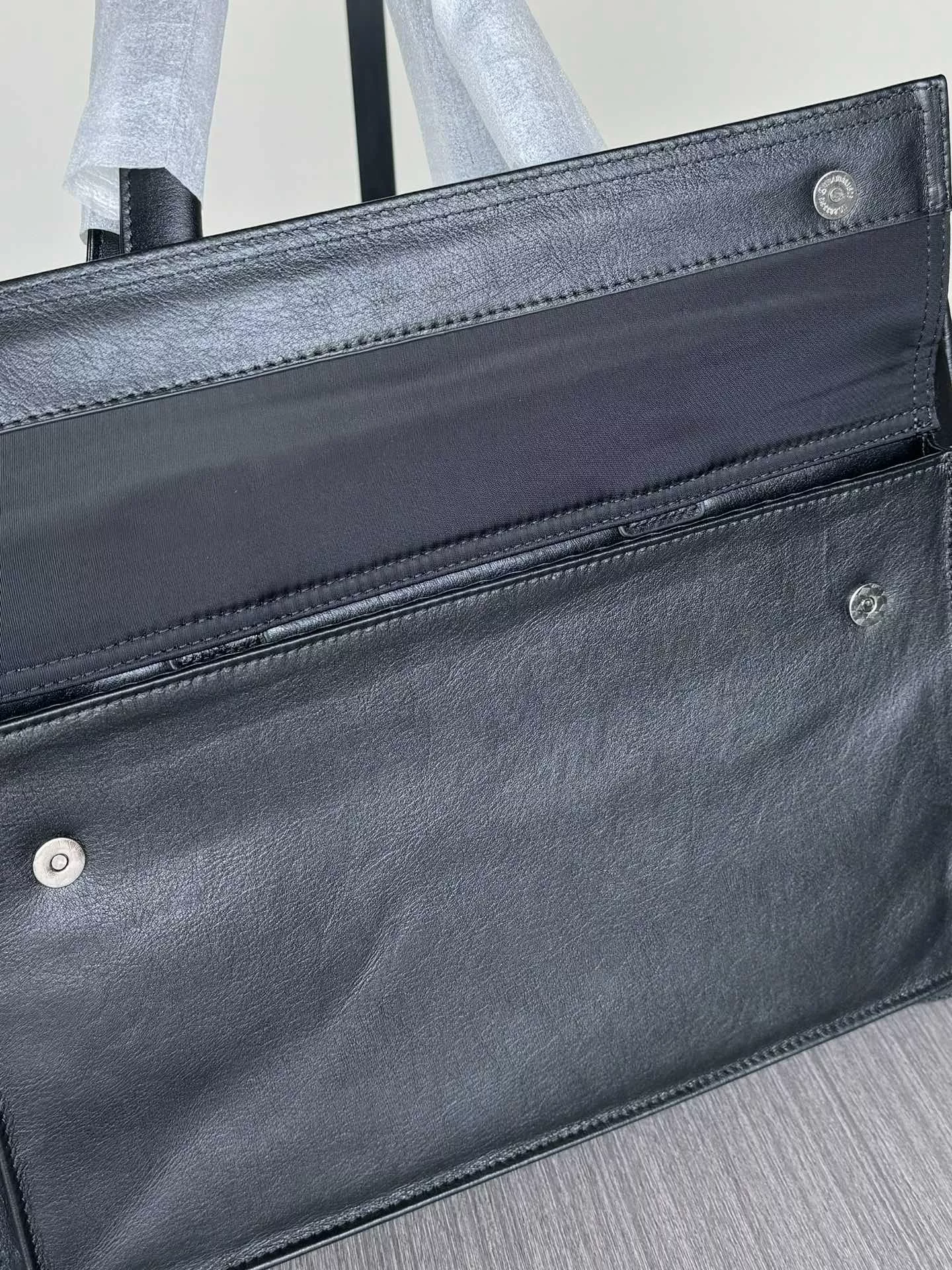 Practical 8900 Prada AAA Man Handbags