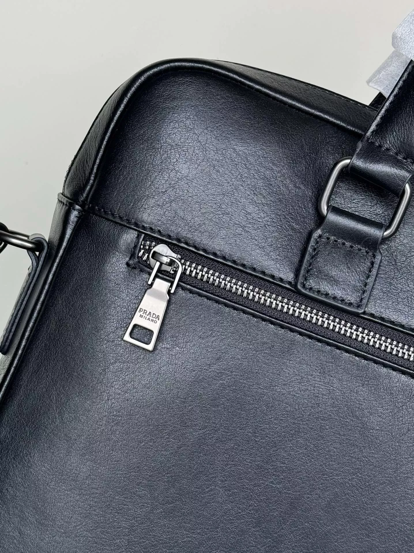 Practical 8900 Prada AAA Man Handbags
