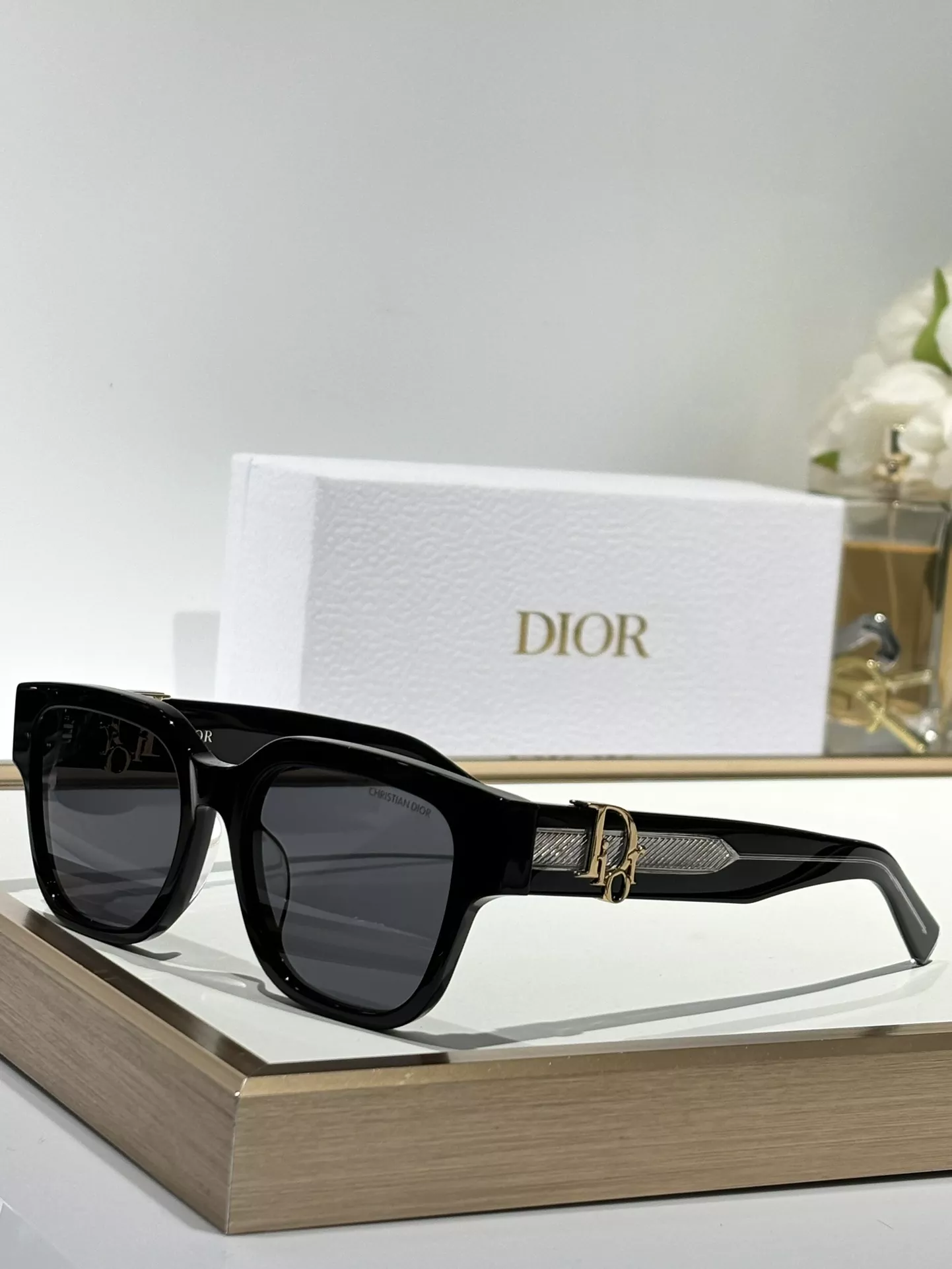 Practical 8991 Christian Dior AAA Quality Sunglasses