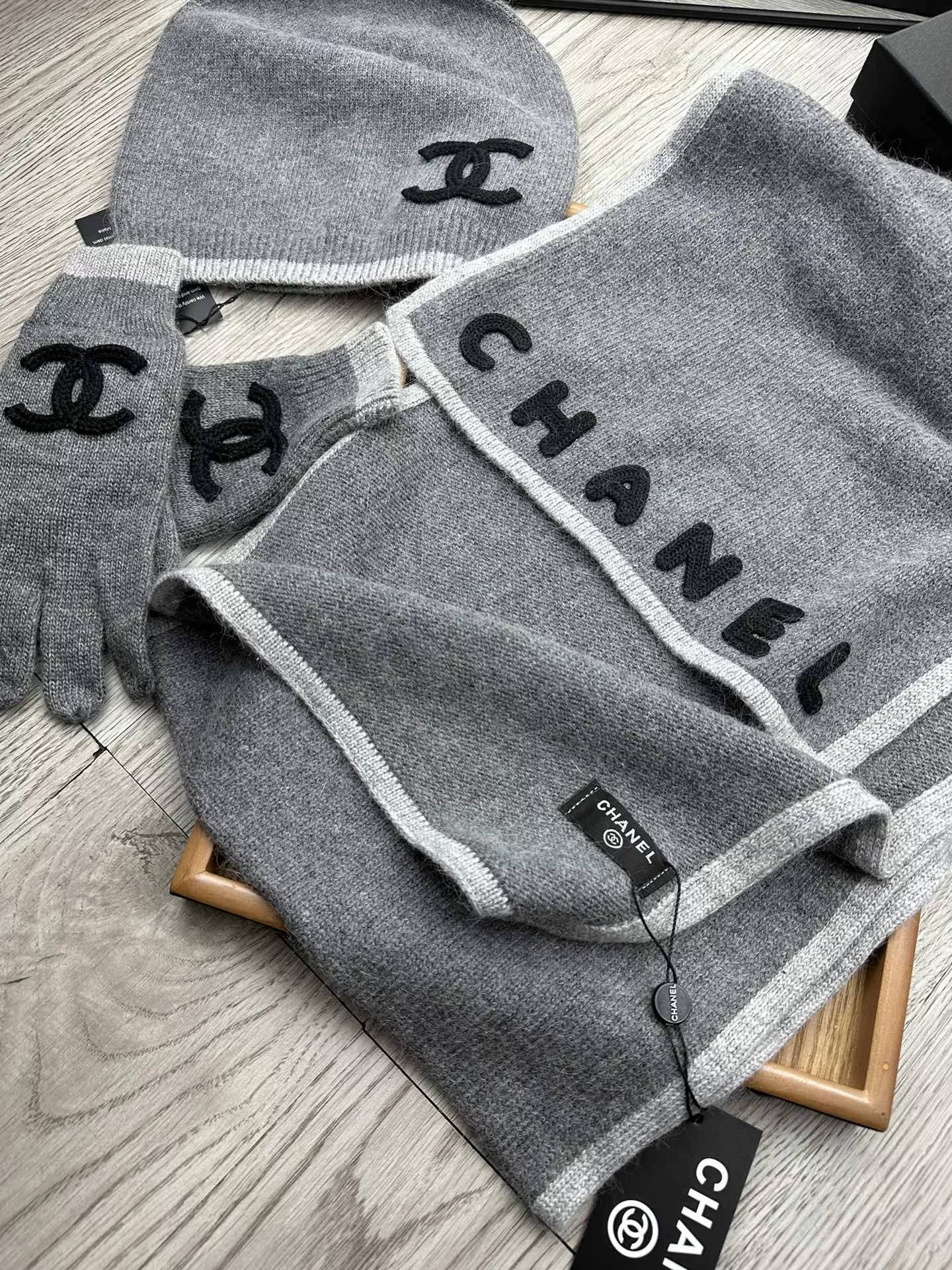 Practical 9019 Chanel Hat and Scarf and Glove Set