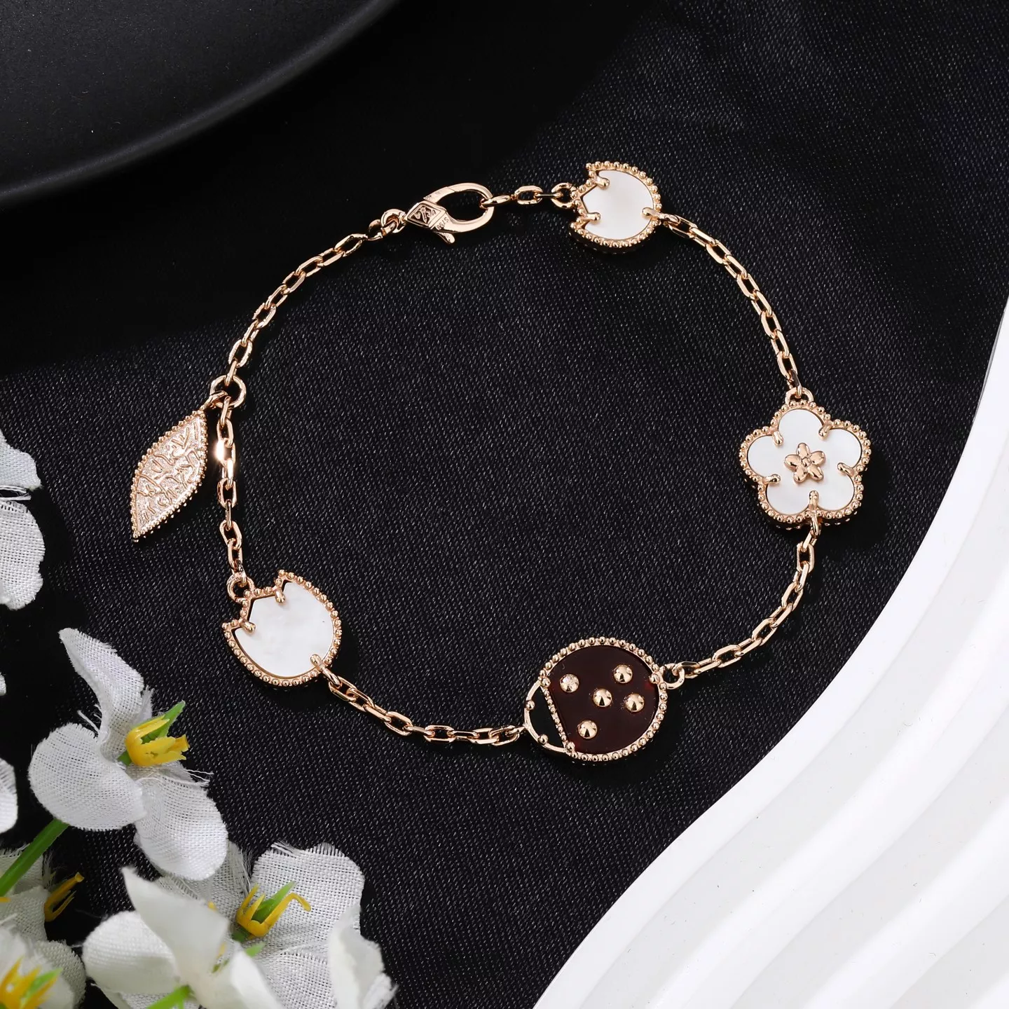 Practical 9339 Van Cleef & Arpels Bracelets For Women
