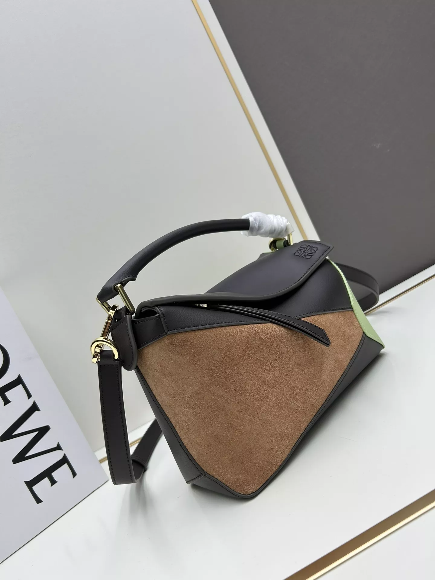Practical 9411 LOEWE AAA Quality Messenger Bags For Women