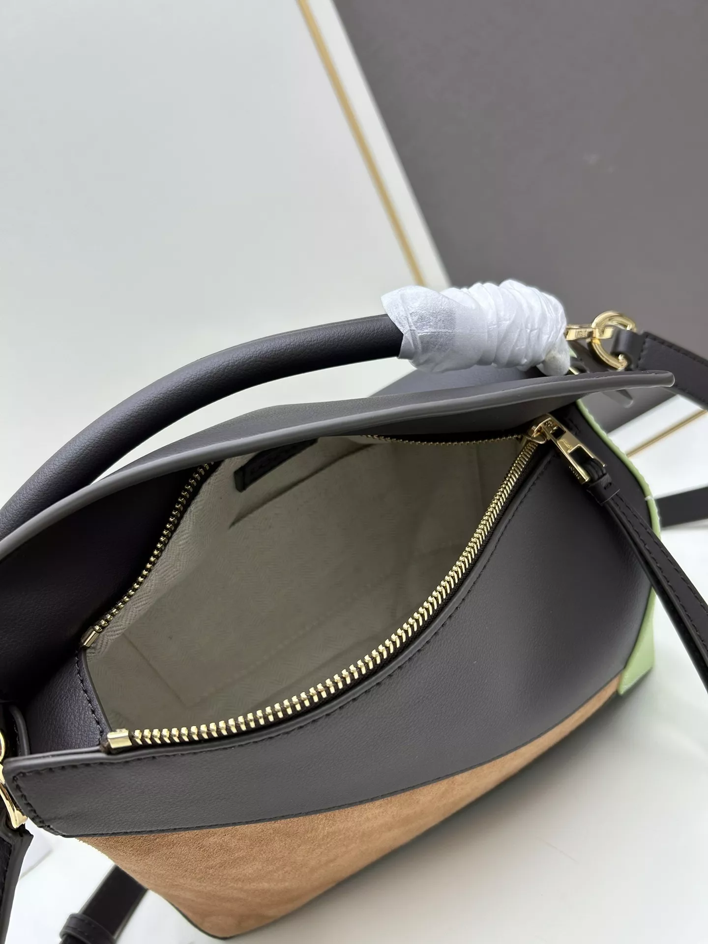 Practical 9411 LOEWE AAA Quality Messenger Bags For Women