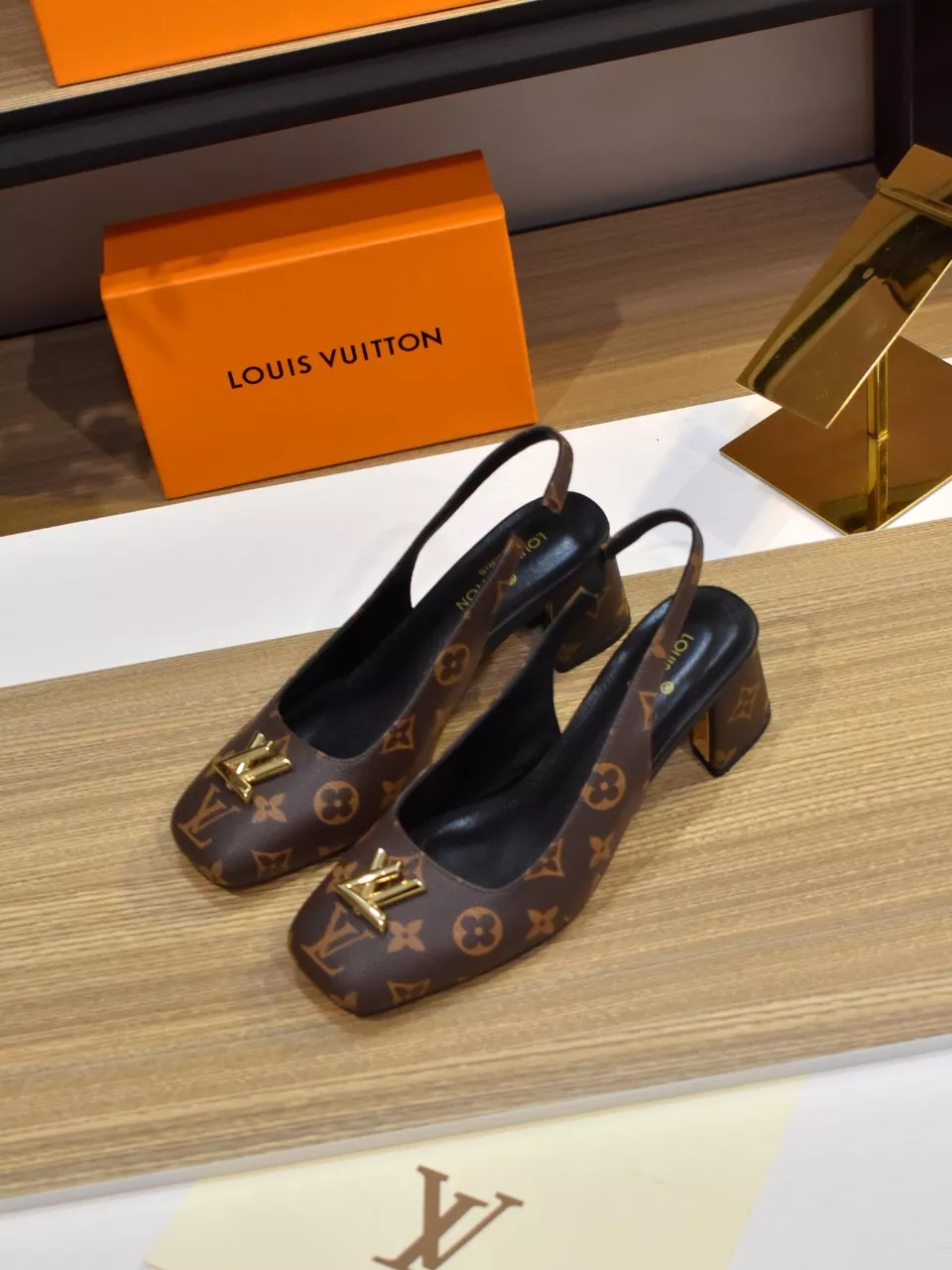 Practical 9615 Louis Vuitton Sandal For Women