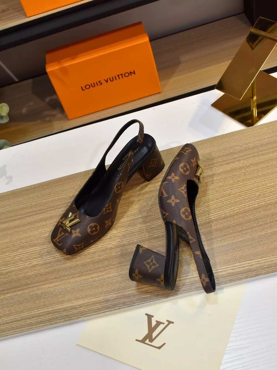 Practical 9615 Louis Vuitton Sandal For Women