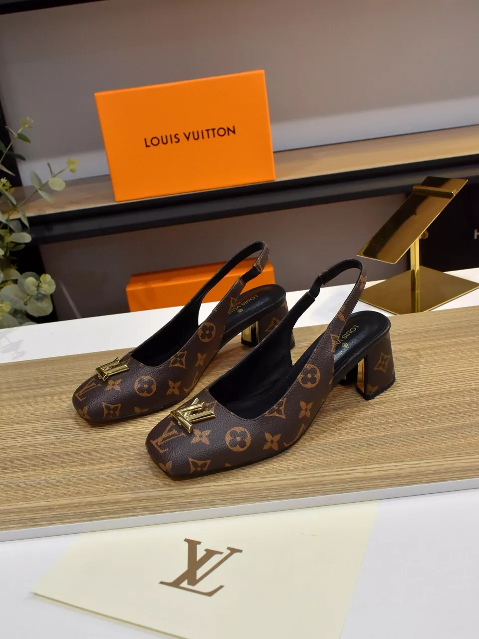 Practical 9615 Louis Vuitton Sandal For Women