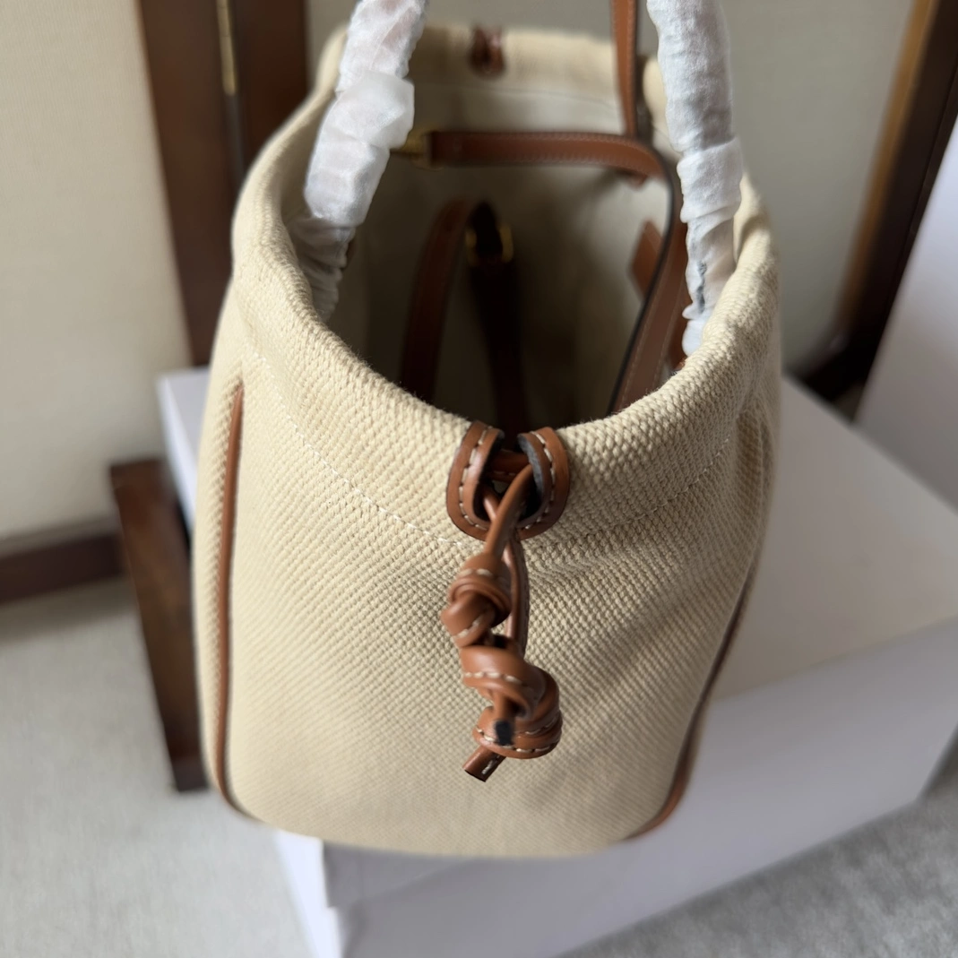 Practical 9847 Celine AAA Quality Handbags For Women