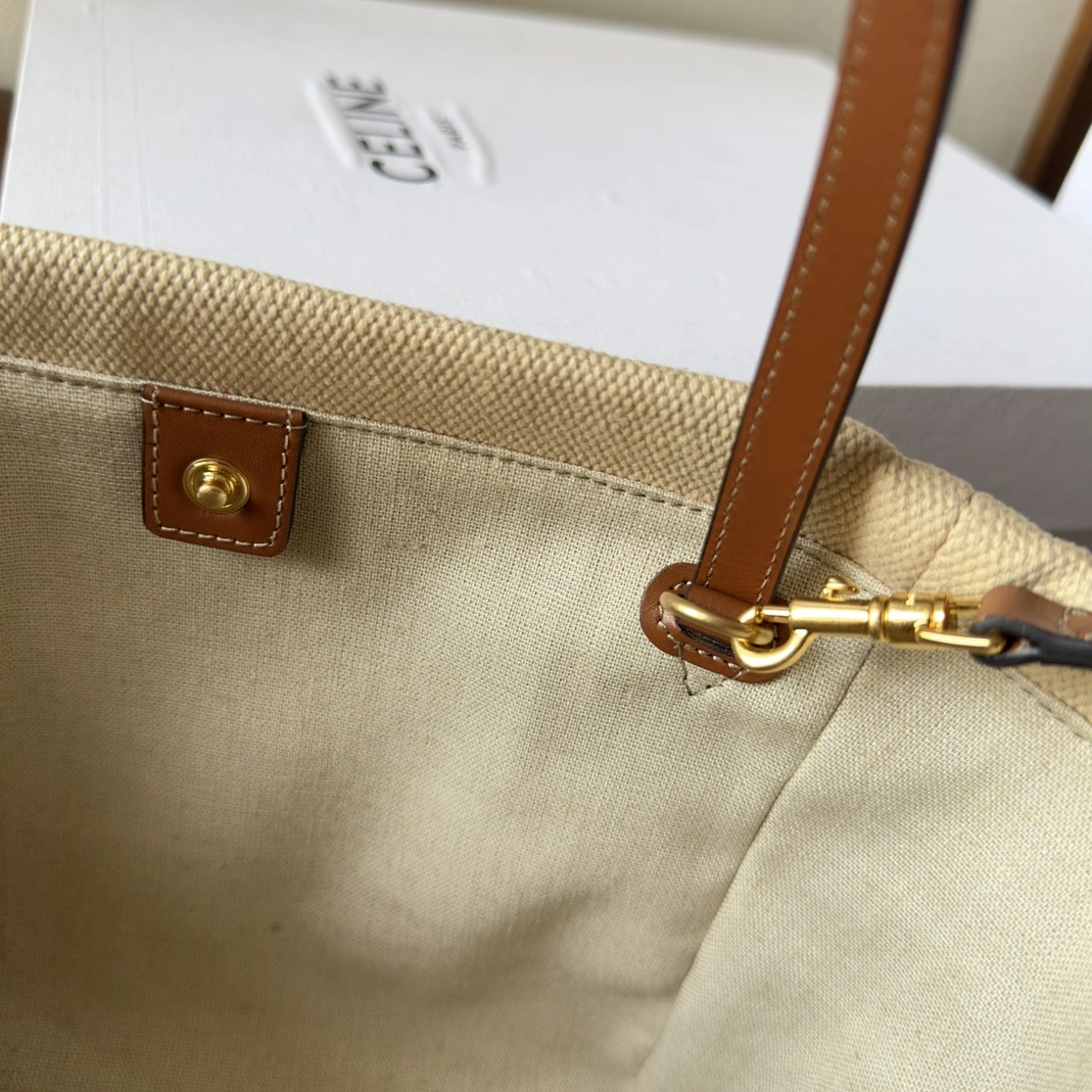 Practical 9847 Celine AAA Quality Handbags For Women