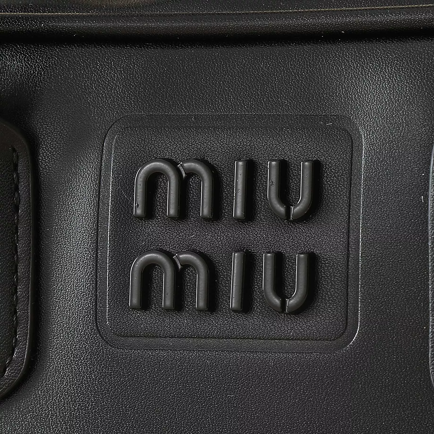 Practical 9863 MIU MIU AAA Quality Handbags For Women