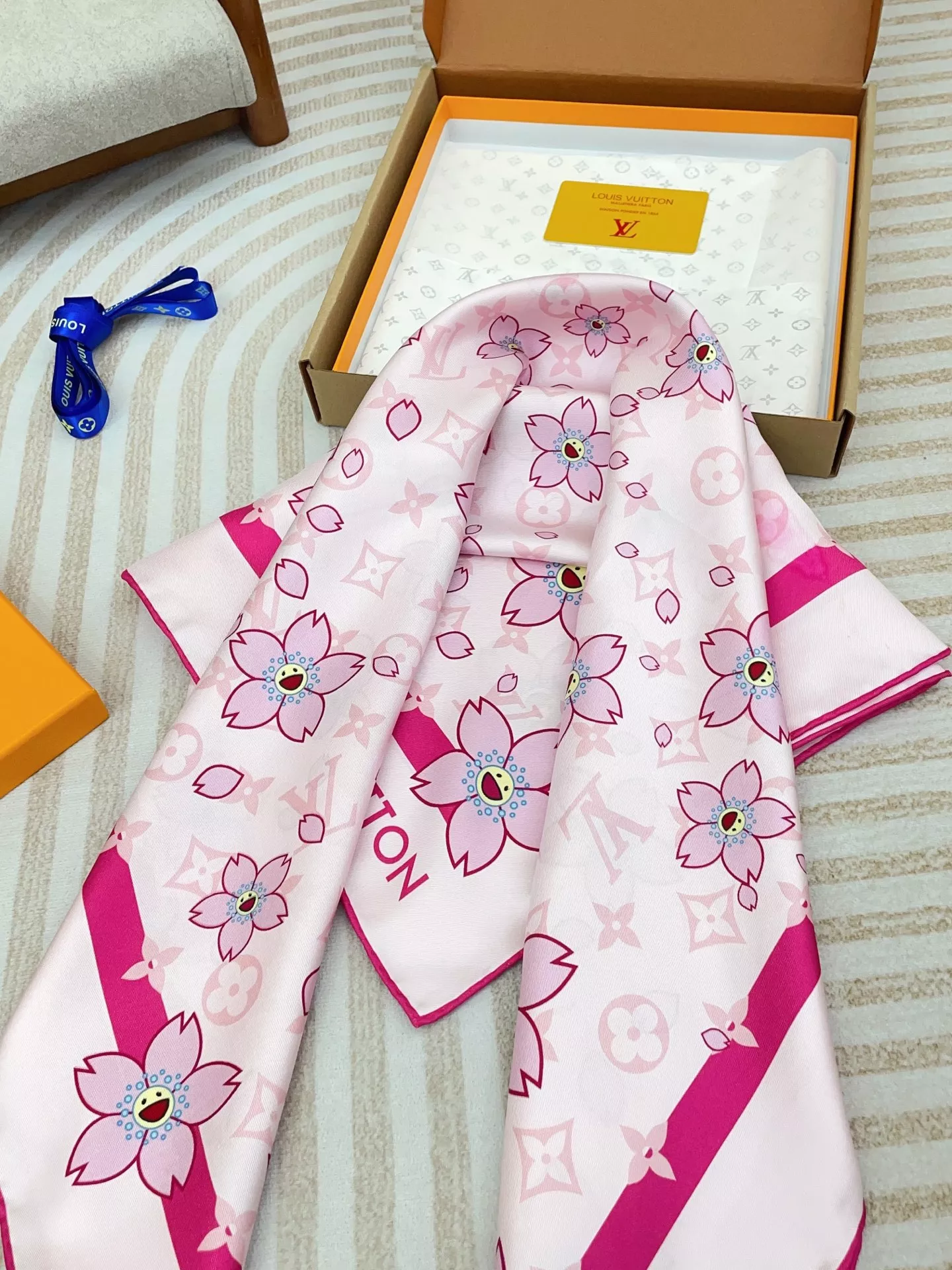 Practical 9956 Louis Vuitton Silk Squares