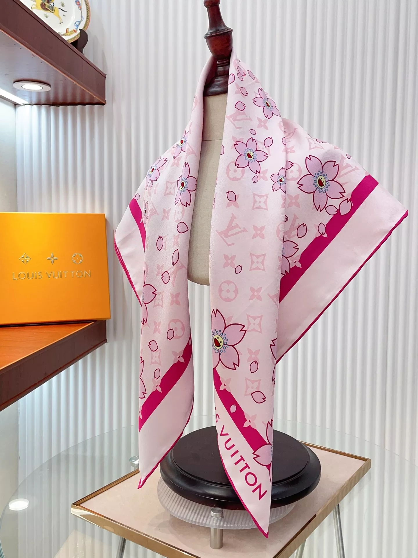 Practical 9956 Louis Vuitton Silk Squares