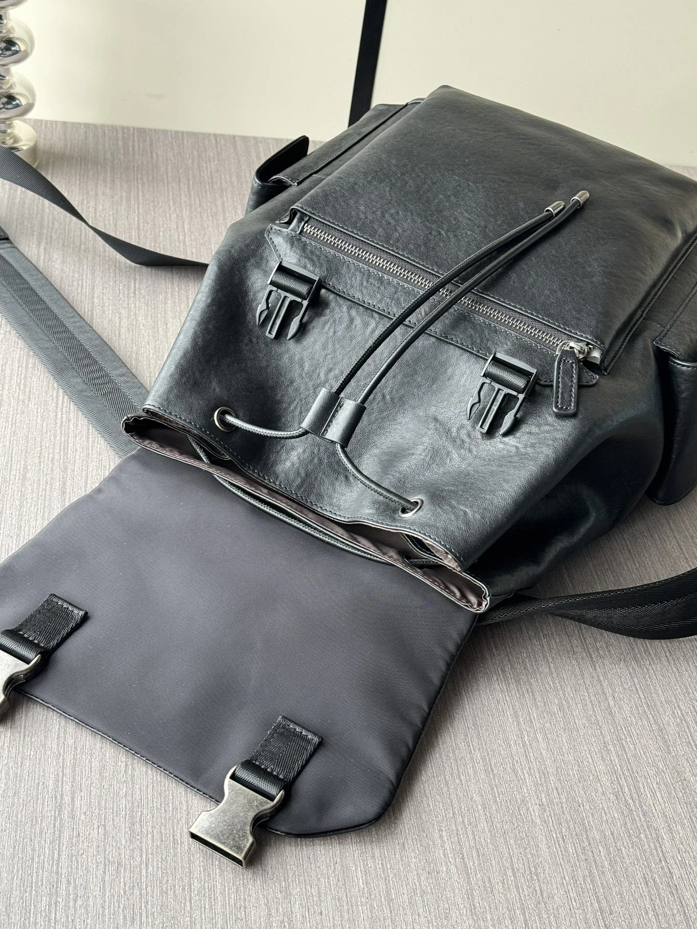 Prada AAA Man Backpacks Classic 5195