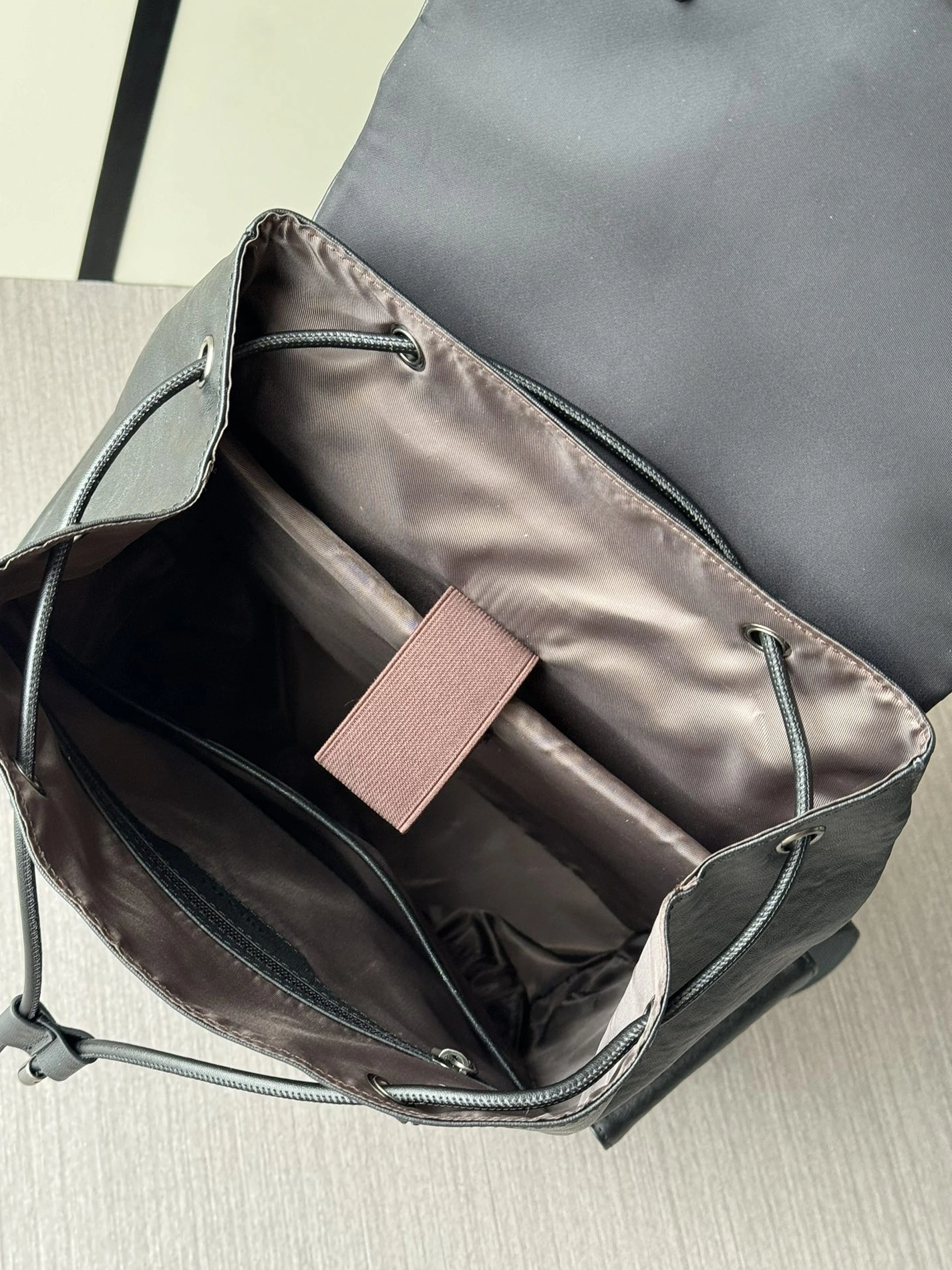 Prada AAA Man Backpacks Classic 5195