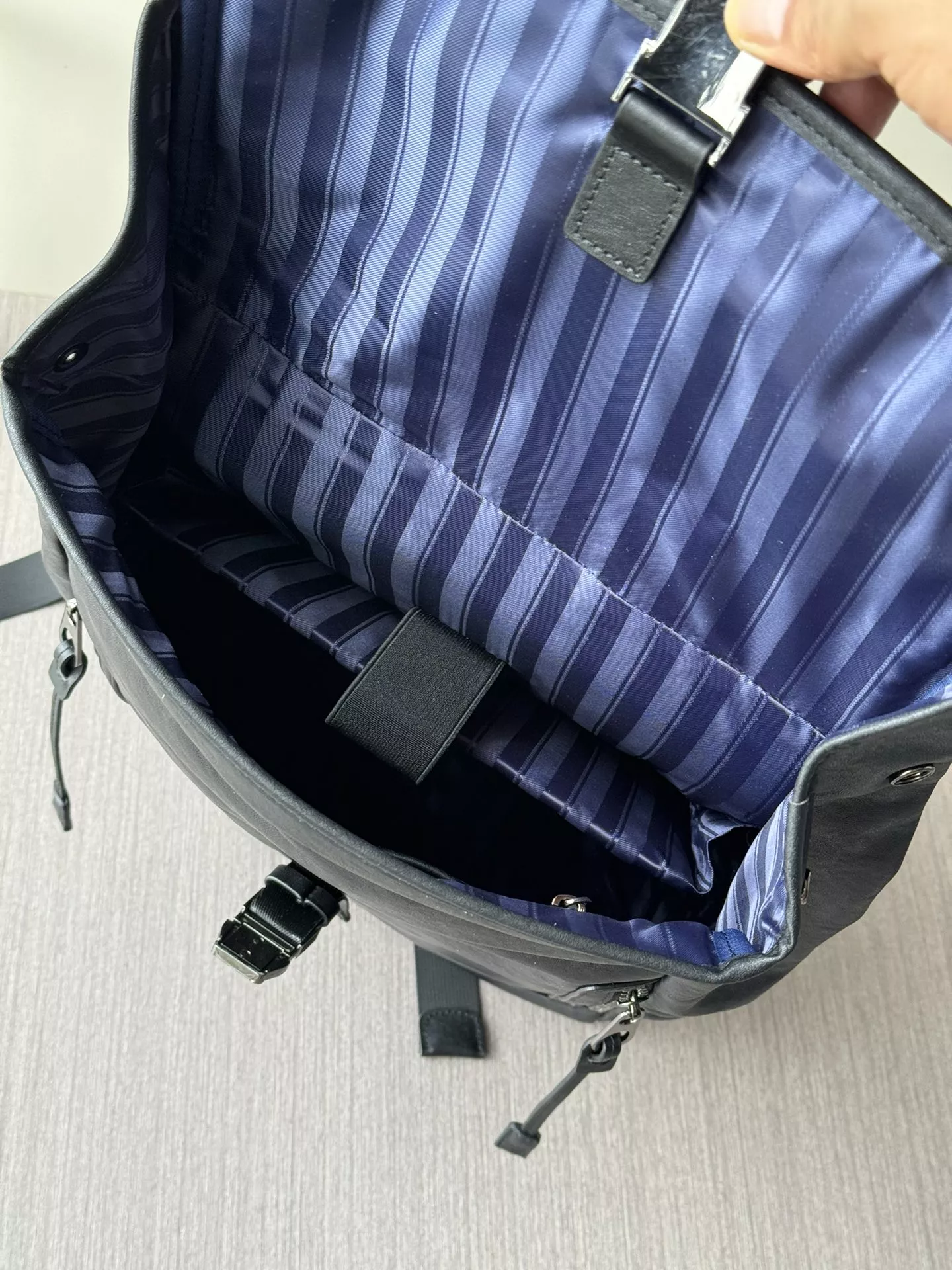 Prada AAA Man Backpacks Classic 7559
