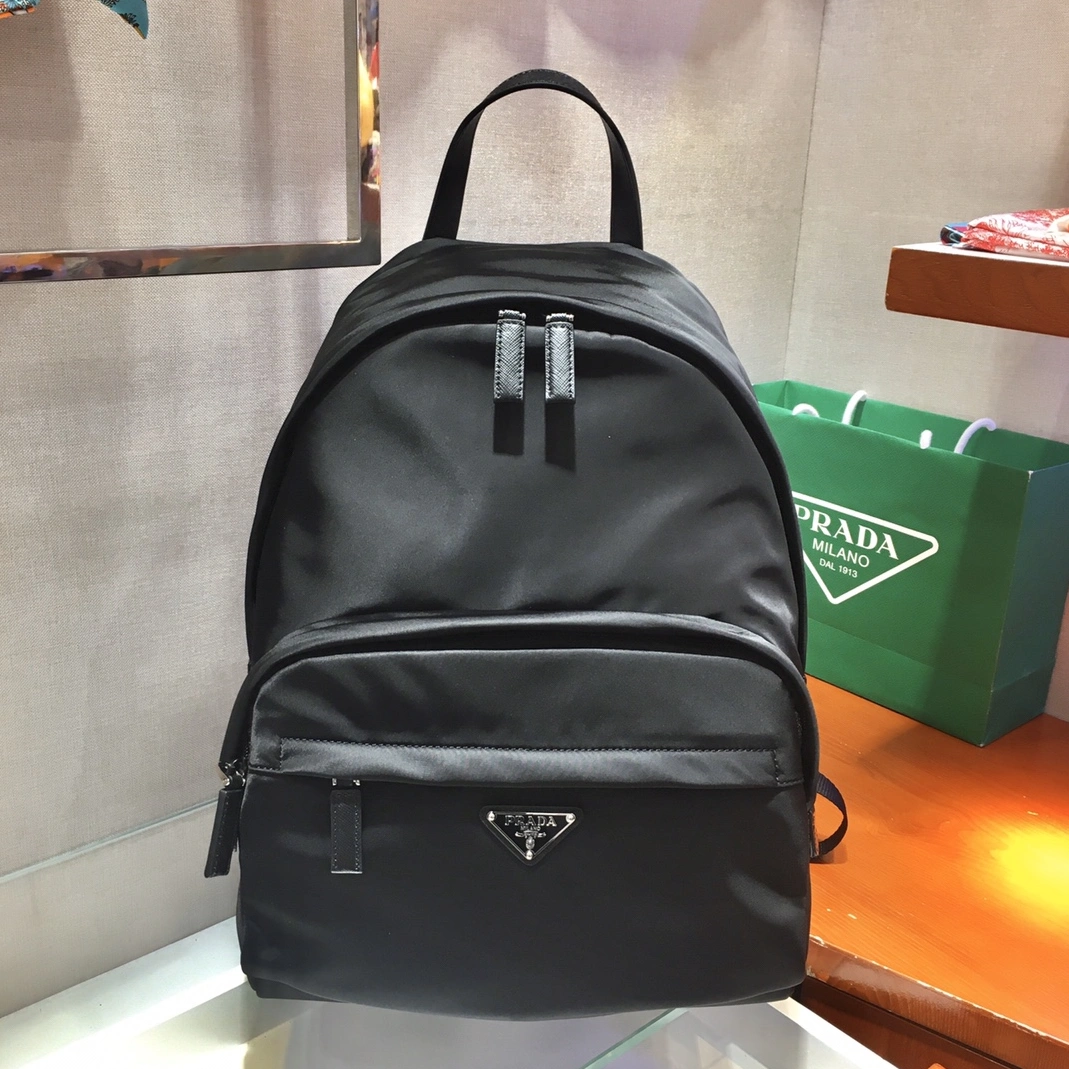 Prada AAA Man Backpacks Classic 8647