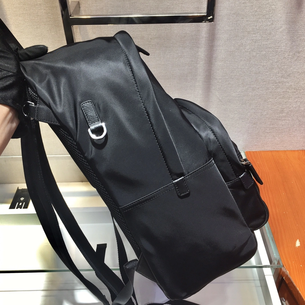 Prada AAA Man Backpacks Classic 8647
