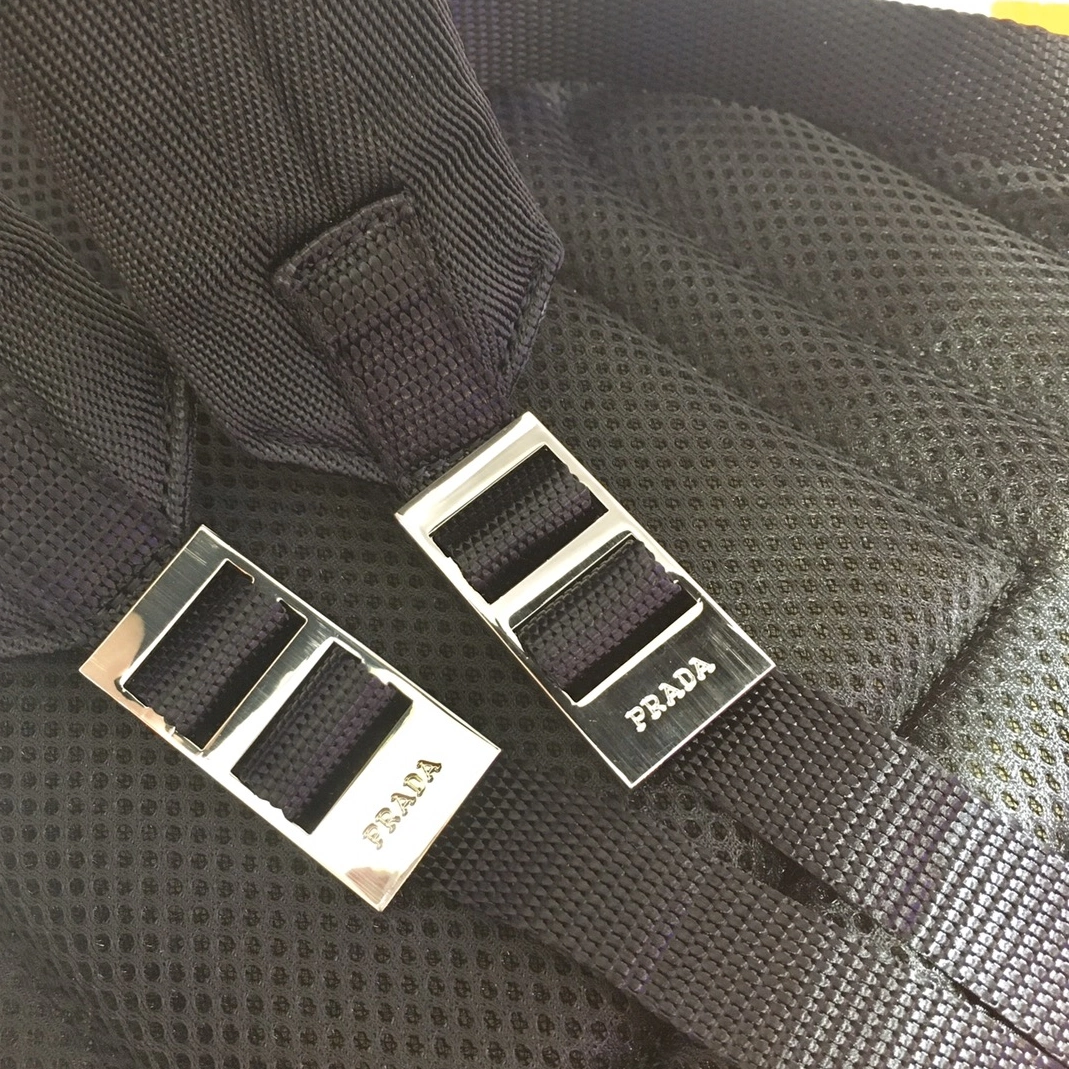 Prada AAA Man Backpacks Classic 8647