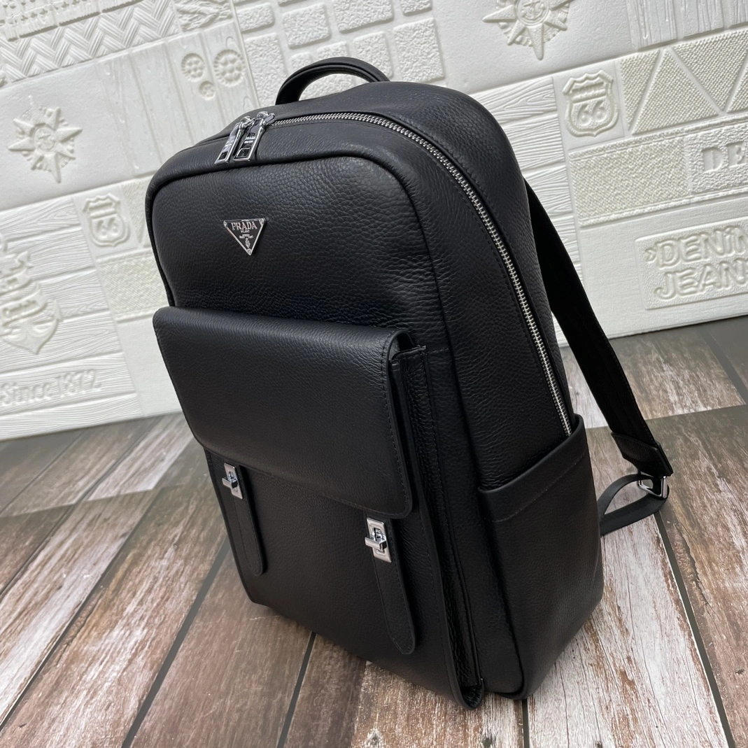 Prada AAA Man Backpacks Resilient 5703