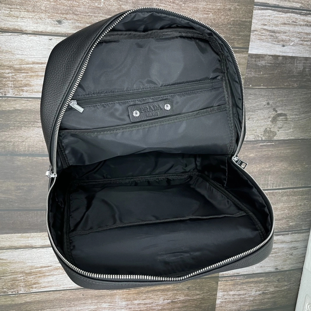 Prada AAA Man Backpacks Resilient 5703