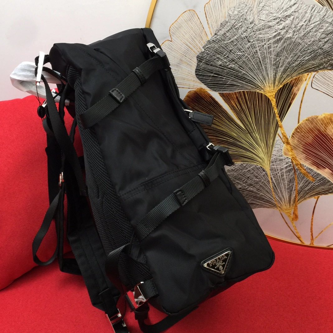 Prada AAA Man Backpacks Timeless 4940