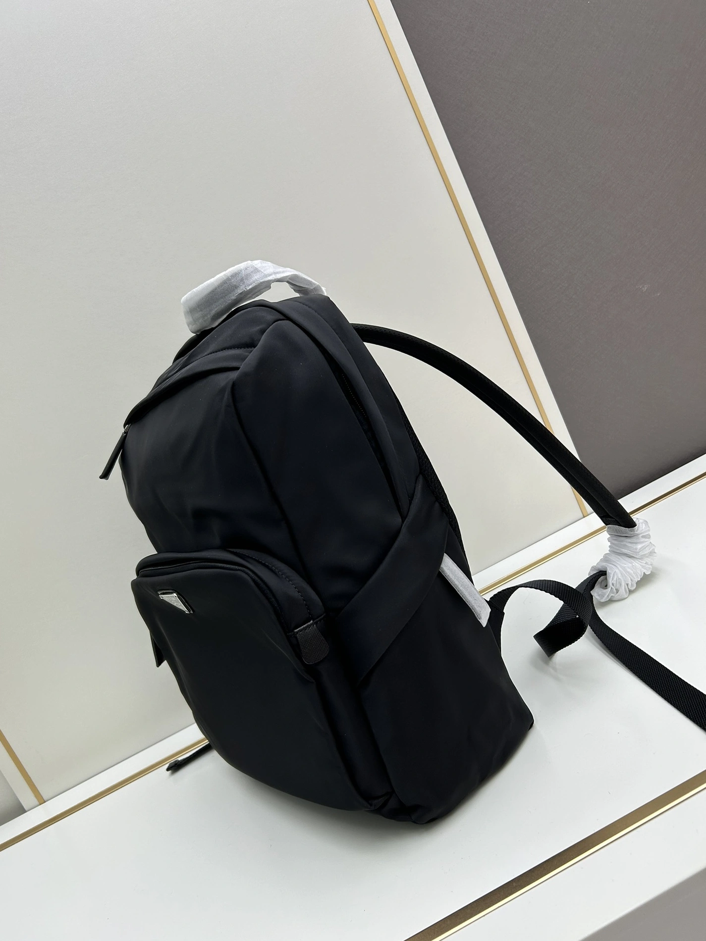 Prada AAA Man Backpacks WellDesigned 4077