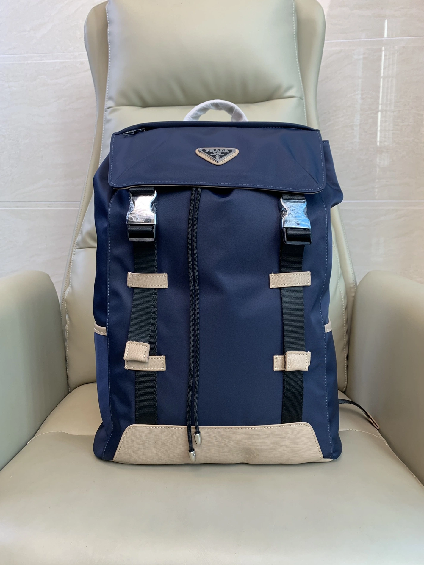 Prada AAA Man Backpacks WellDesigned 9487