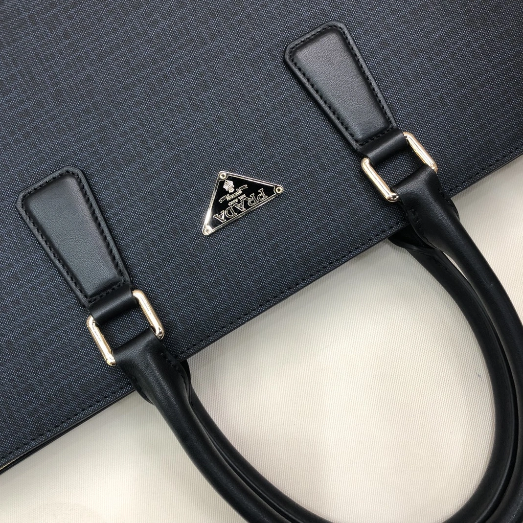 Prada AAA Man Handbags Bright 2585