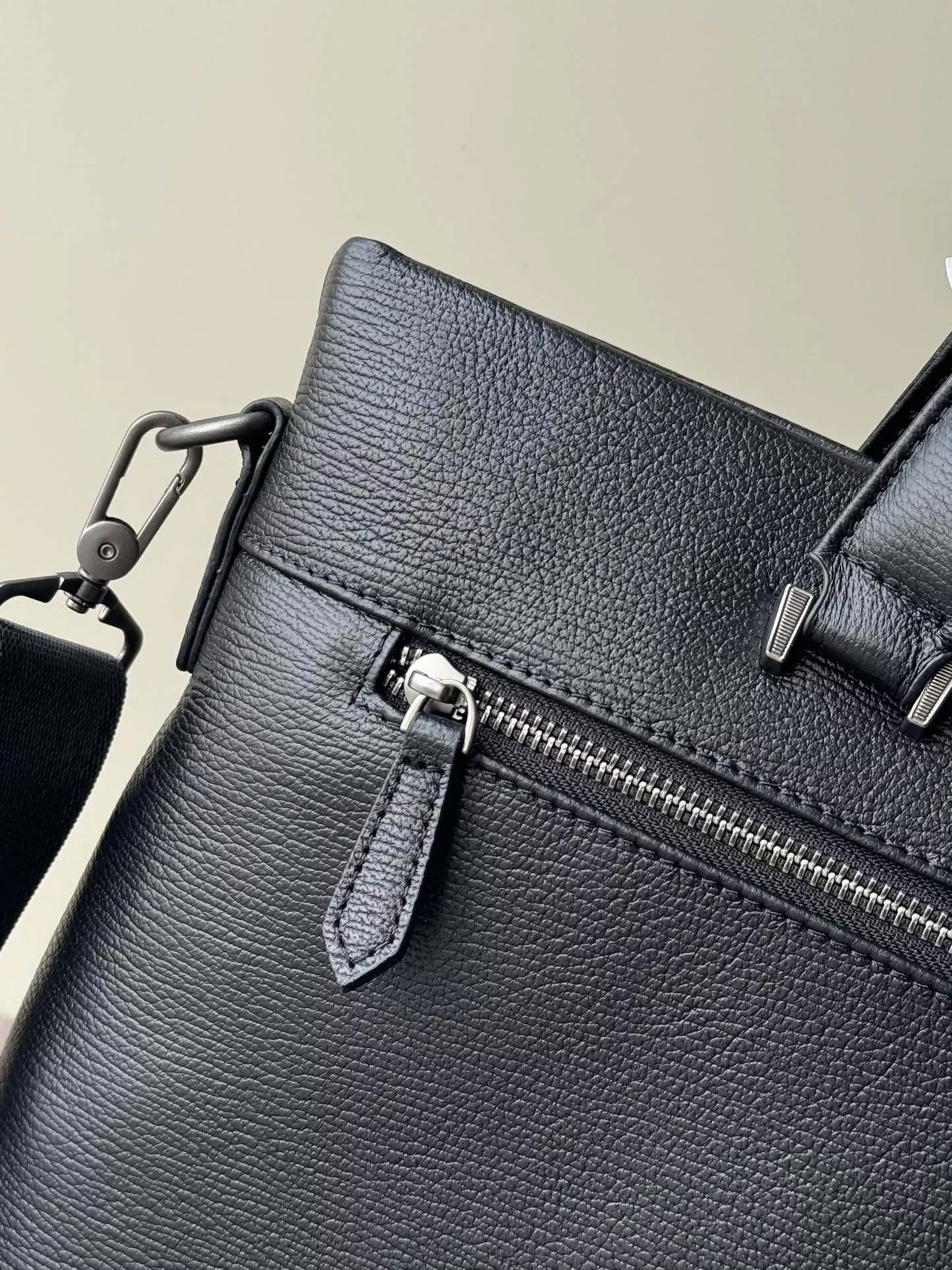 Prada AAA Man Handbags Lightweight 5871
