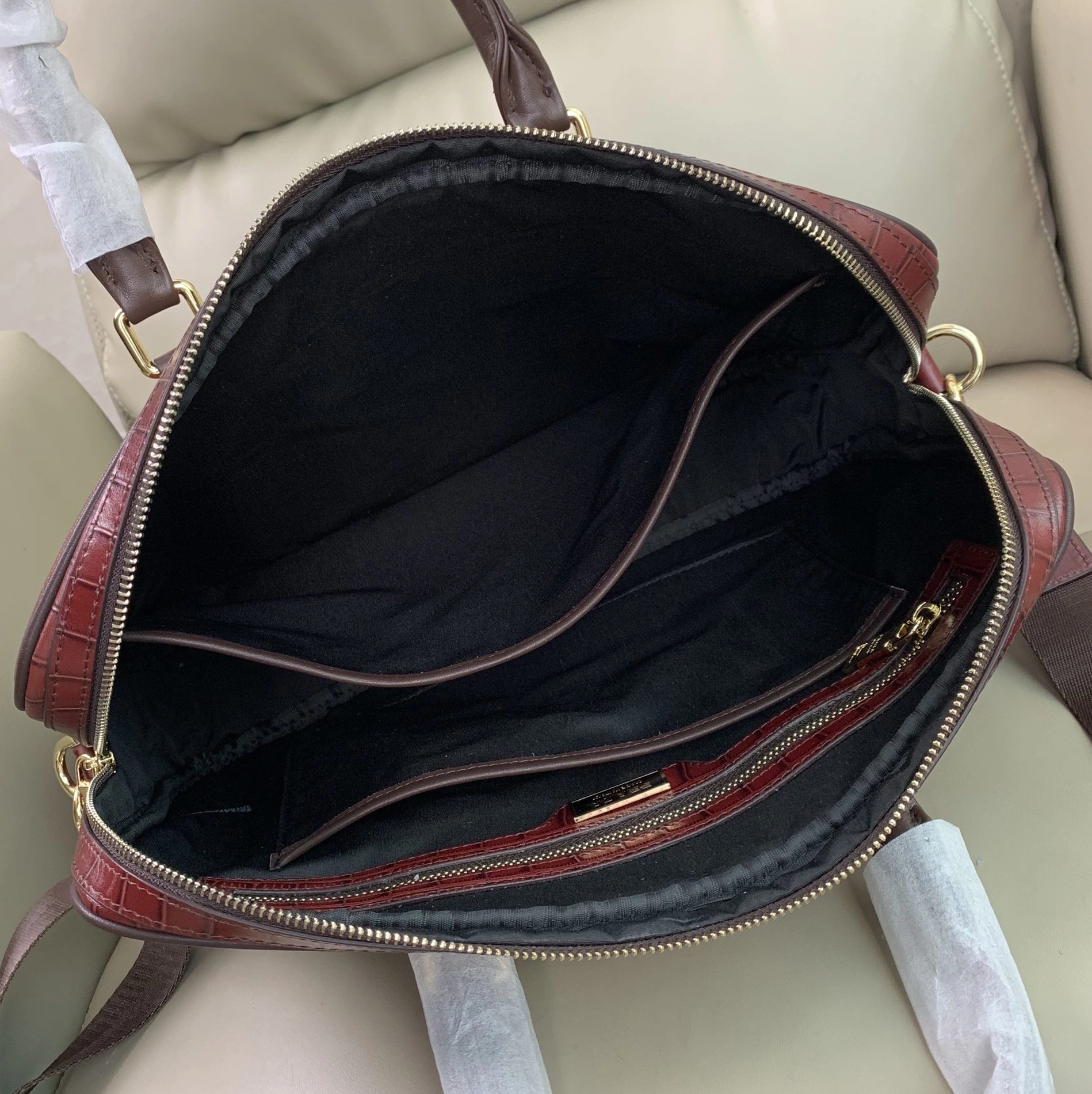 Prada AAA Man Handbags Minimalist 9331