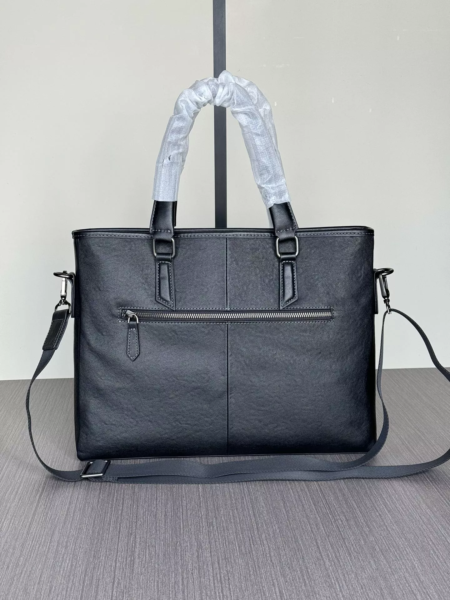 Prada AAA Man Handbags ModernLook 5415